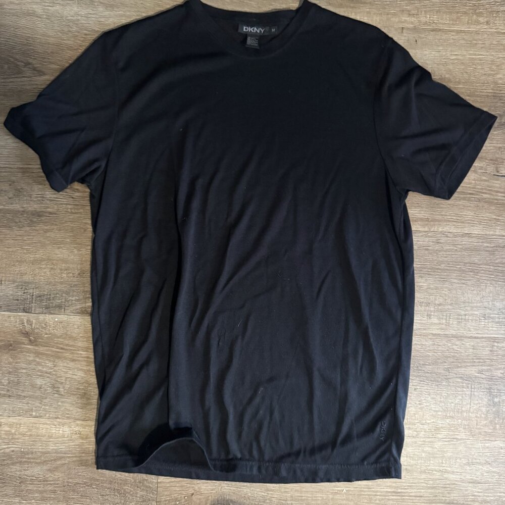 DKNY Tee - Short Sleeve Shirt Medium